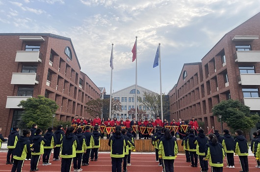 北外新华小学部“校园因我更精彩”主题升旗仪式